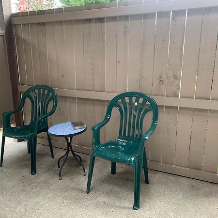 Central Bellevue Retreat מראה חיצוני תמונה