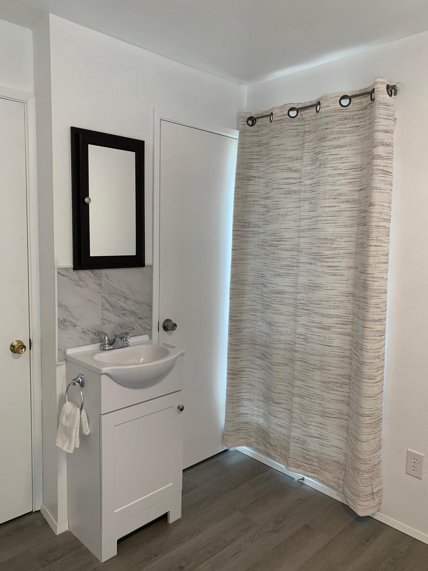 Central Bellevue Retreat מראה חיצוני תמונה